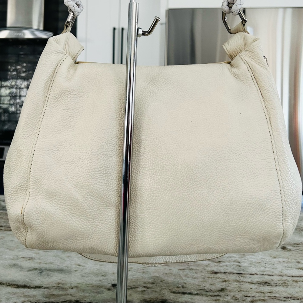 Gucci Authentic Off White Calfskin Leather Convertible Bag - Picture 4 of 15
